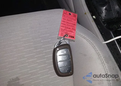 2019 Hyundai Tucson Value z USA, uszkodzony, nr VIN KM8J3CA48KU844941